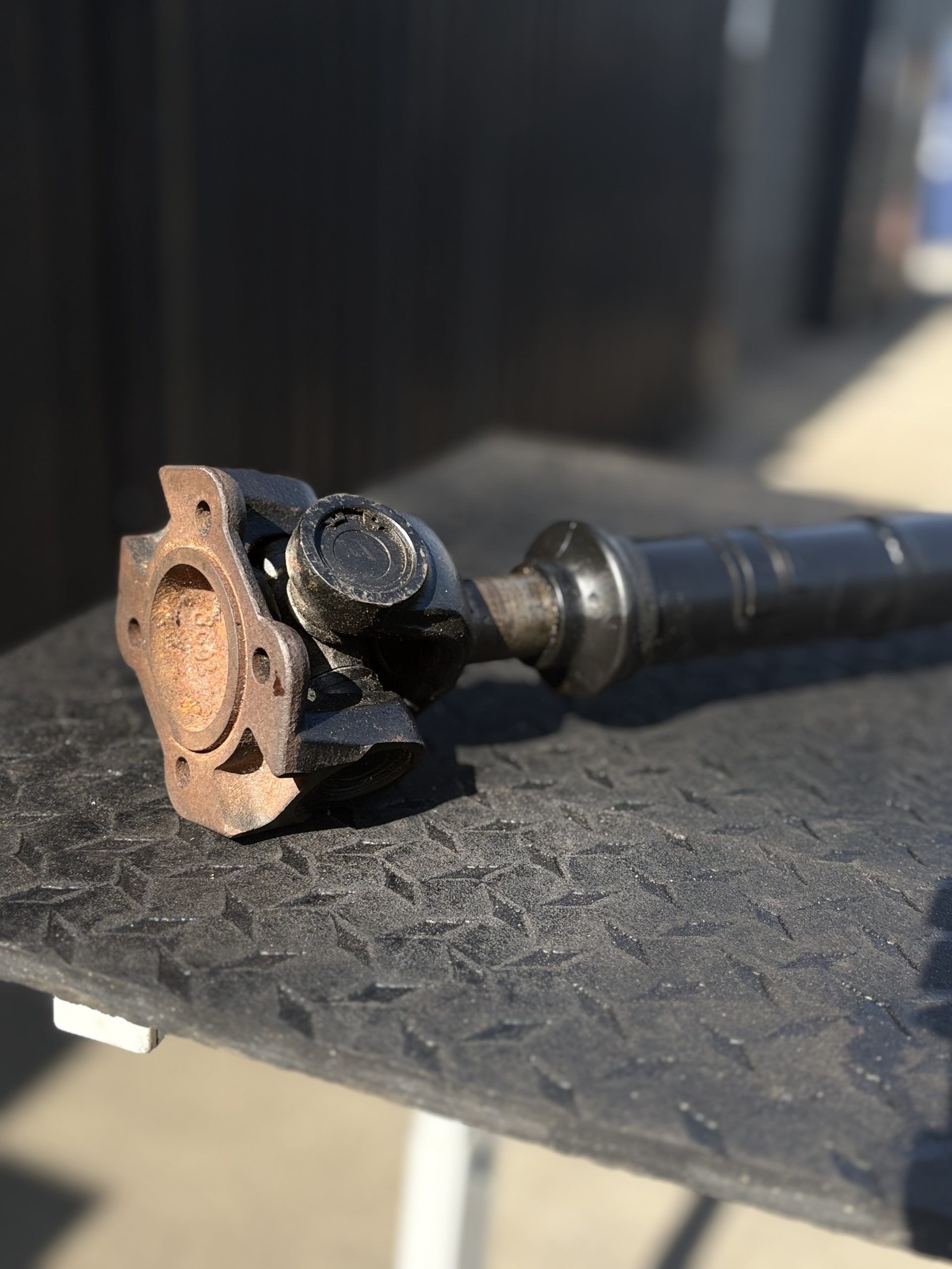 IMG_2596 Land Rover Defender TDCI Puma front prop shaft, new take-off part